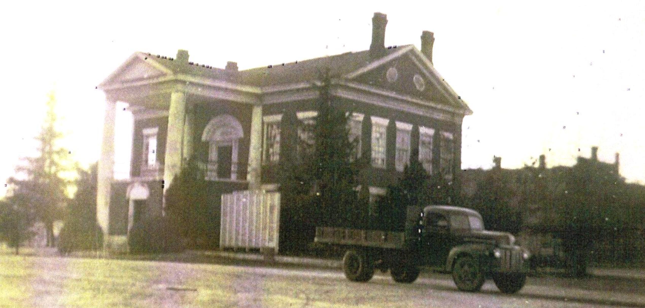 1940s Courthouse Photo 2